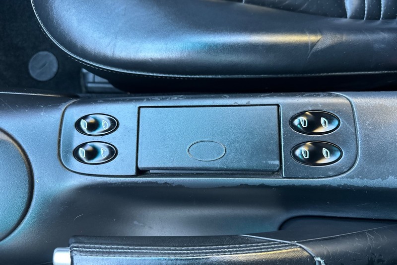 Porsche 911 Carrera Vehicle Full-screen Gallery Image 49