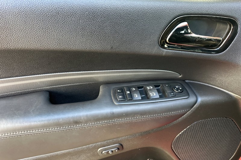 Dodge Durango Vehicle Full-screen Gallery Image 11