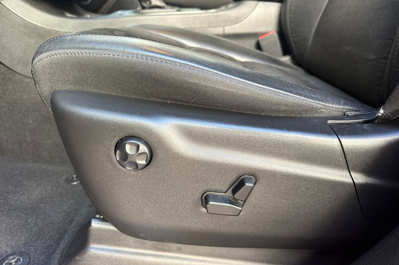 Dodge Durango Vehicle Full-screen Gallery Image 13