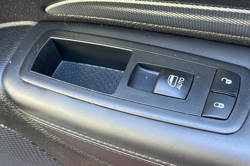 Dodge Durango Vehicle Full-screen Gallery Image 23