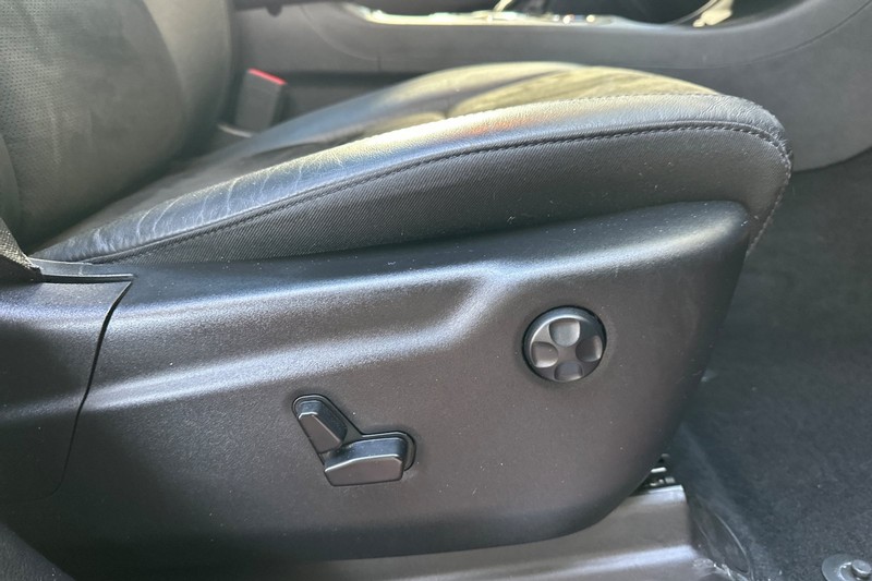 Dodge Durango Vehicle Full-screen Gallery Image 24