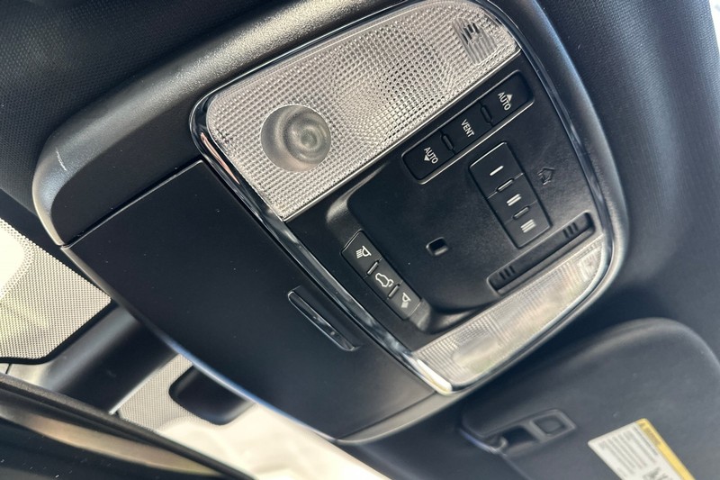 Dodge Durango Vehicle Full-screen Gallery Image 25