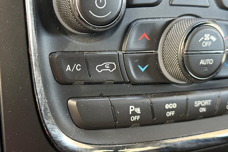 Dodge Durango Vehicle Full-screen Gallery Image 30