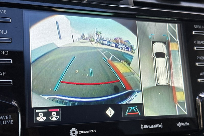 Toyota 4Runner Vehicle Full-screen Gallery Image 27