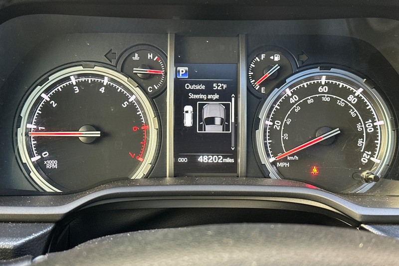 Toyota 4Runner Vehicle Full-screen Gallery Image 41