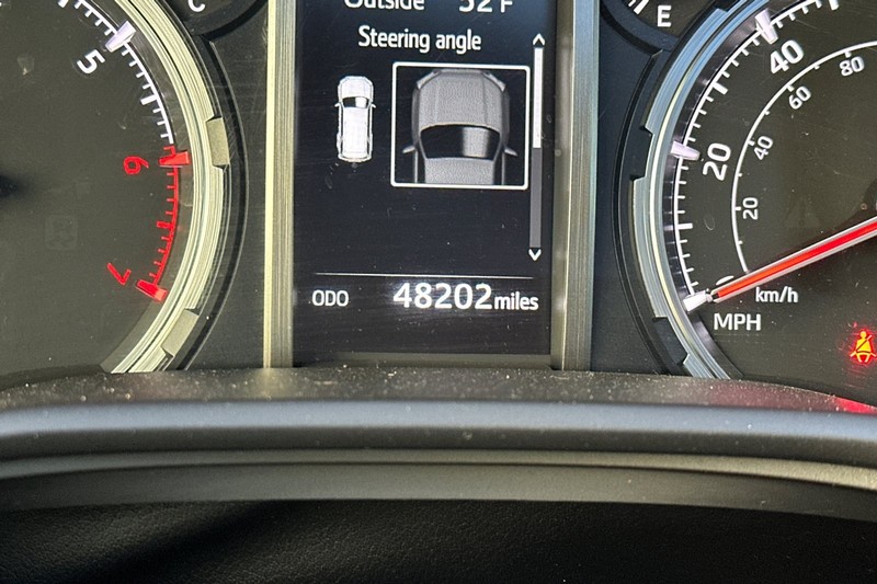 Toyota 4Runner Vehicle Full-screen Gallery Image 42