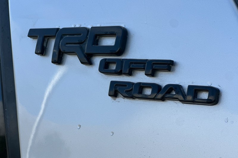 Toyota 4Runner Vehicle Full-screen Gallery Image 50