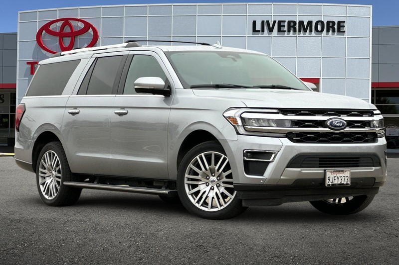 Ford Expedition Max Vehicle Full-screen Gallery Image 02