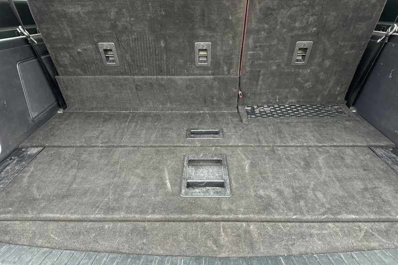 Ford Expedition Max Vehicle Full-screen Gallery Image 17