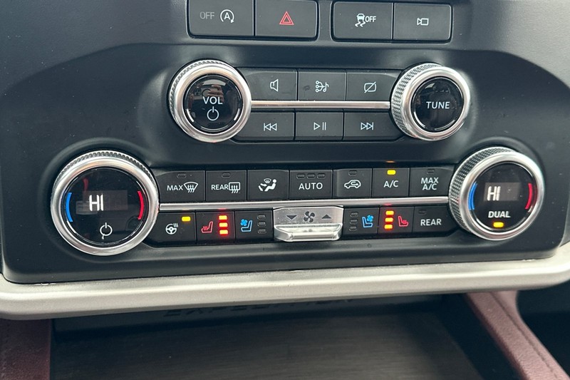 Ford Expedition Max Vehicle Full-screen Gallery Image 29