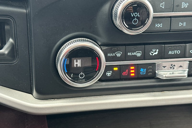 Ford Expedition Max Vehicle Full-screen Gallery Image 30