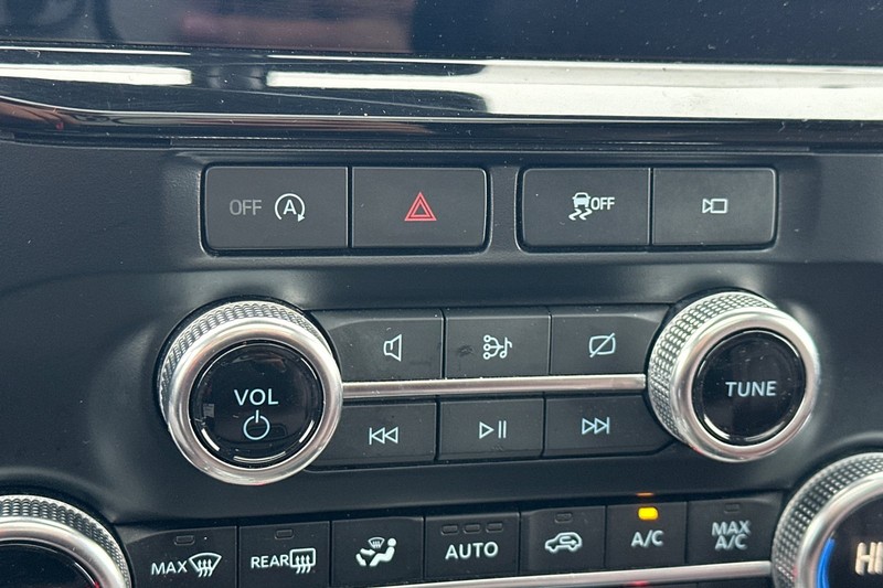 Ford Expedition Max Vehicle Full-screen Gallery Image 32