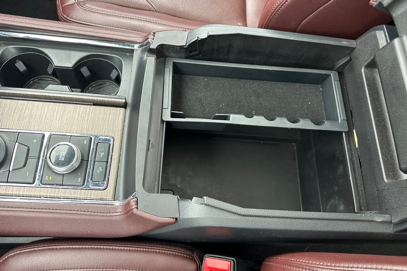 Ford Expedition Max Vehicle Full-screen Gallery Image 34