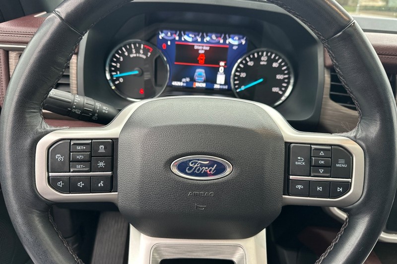 Ford Expedition Max Vehicle Full-screen Gallery Image 37