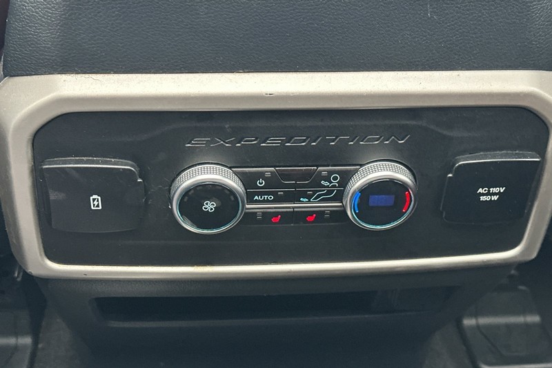 Ford Expedition Max Vehicle Full-screen Gallery Image 44