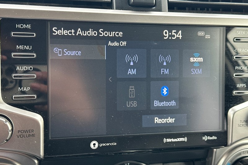 Toyota 4Runner Vehicle Full-screen Gallery Image 26