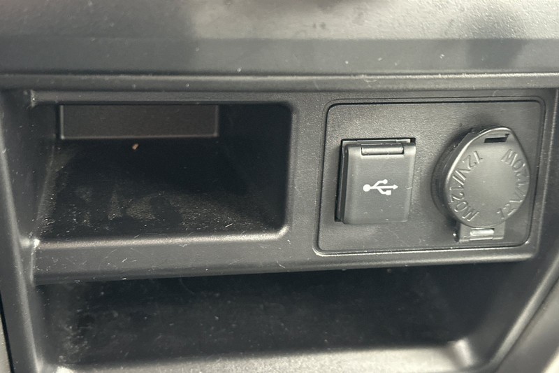 Toyota 4Runner Vehicle Full-screen Gallery Image 31