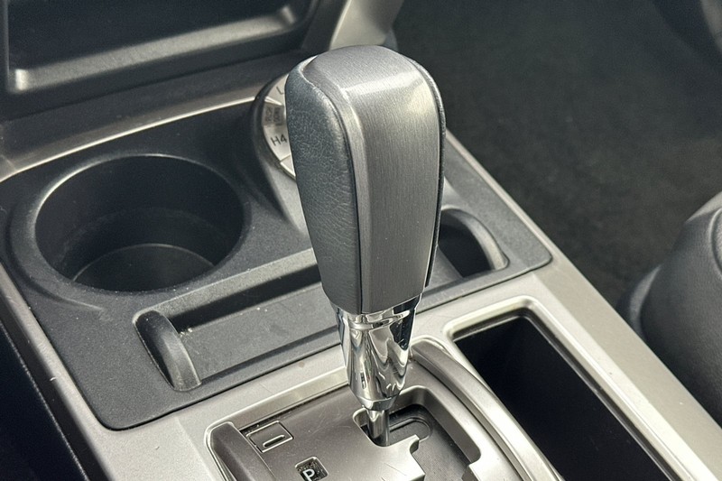 Toyota 4Runner Vehicle Full-screen Gallery Image 34