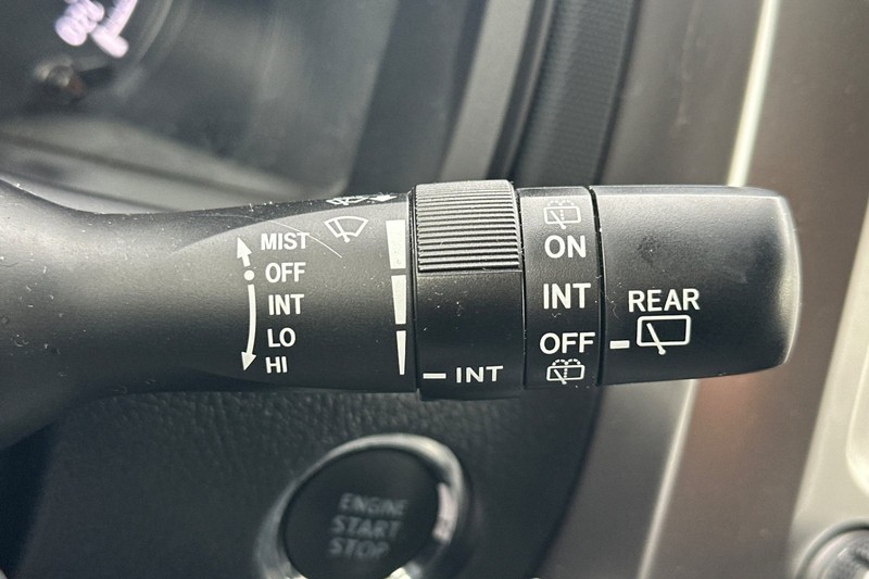 Toyota 4Runner Vehicle Full-screen Gallery Image 40