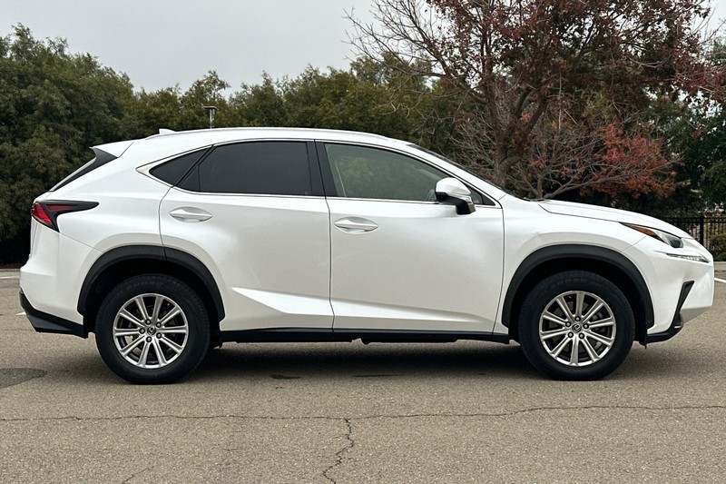 Lexus NX Vehicle Full-screen Gallery Image 03