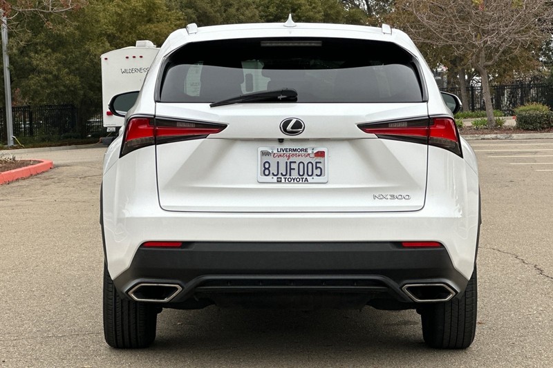 Lexus NX Vehicle Full-screen Gallery Image 05