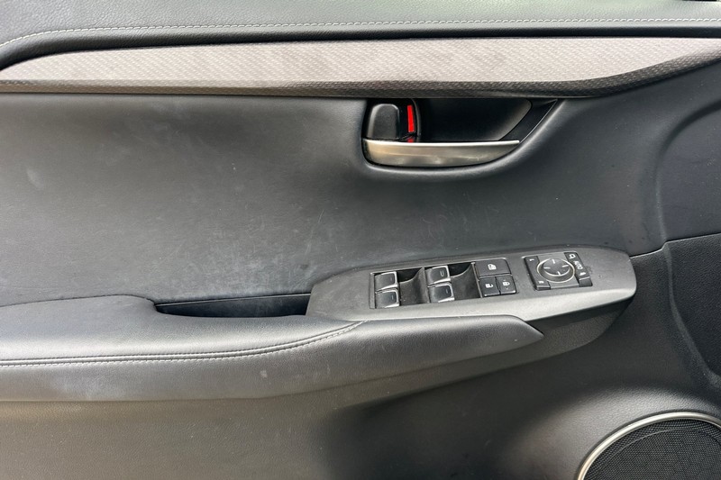 Lexus NX Vehicle Full-screen Gallery Image 11