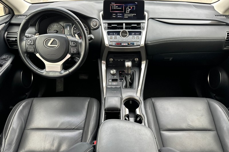 Lexus NX Vehicle Full-screen Gallery Image 15