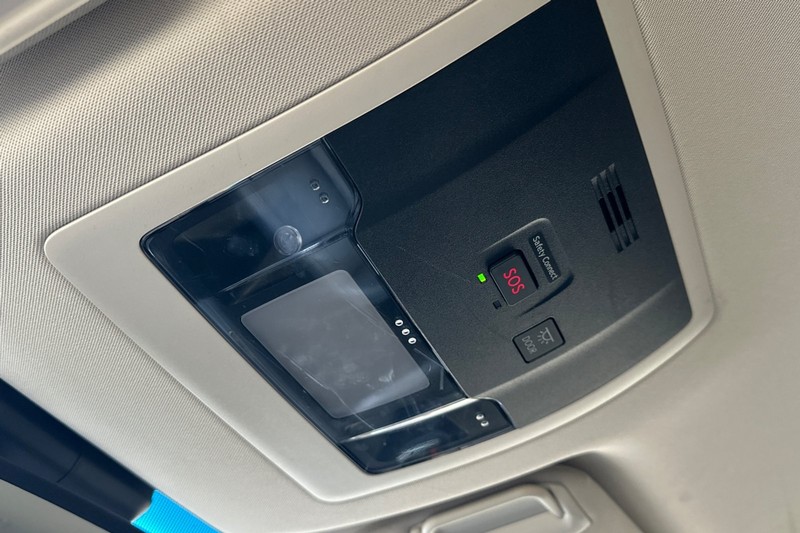 Lexus NX Vehicle Full-screen Gallery Image 24