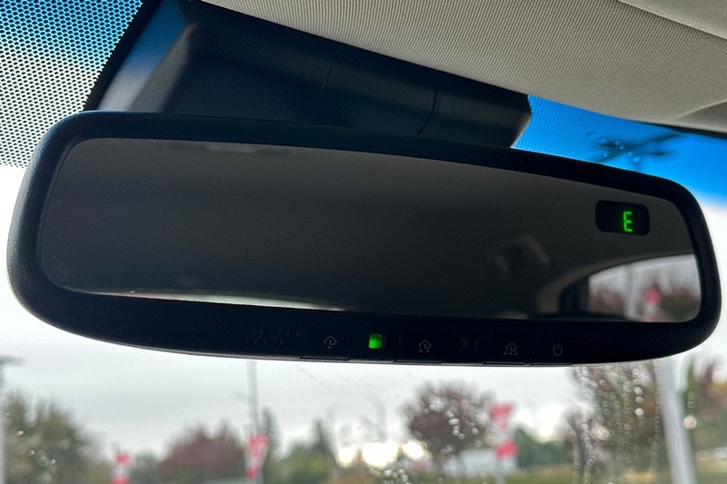 Lexus NX Vehicle Full-screen Gallery Image 25