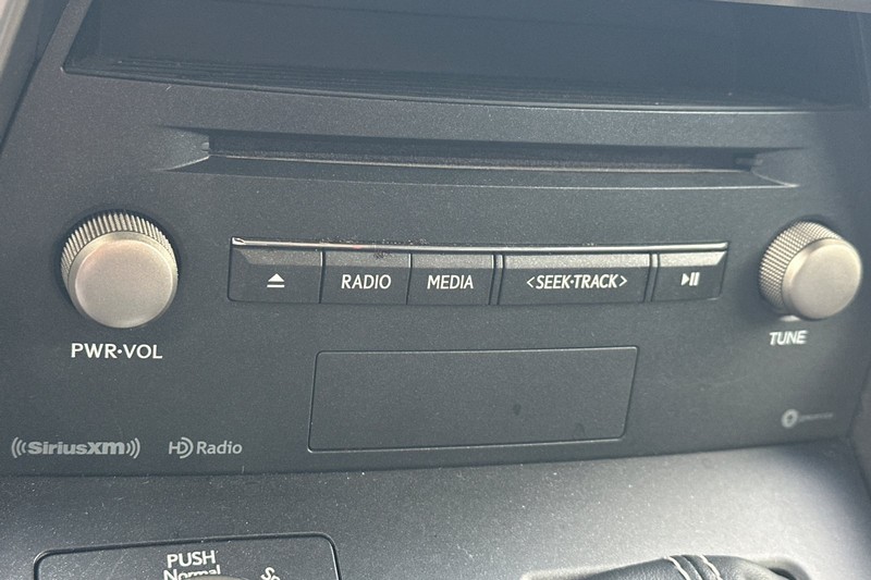 Lexus NX Vehicle Full-screen Gallery Image 31