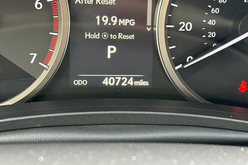 Lexus NX Vehicle Full-screen Gallery Image 42