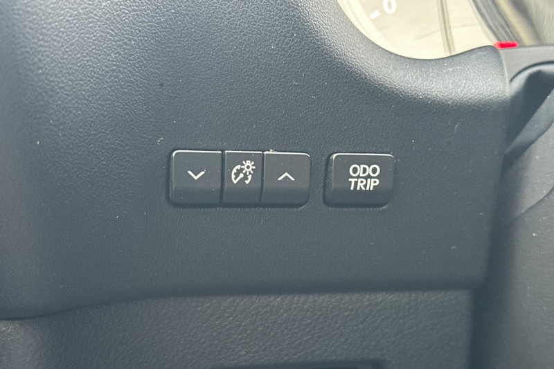 Lexus NX Vehicle Full-screen Gallery Image 43