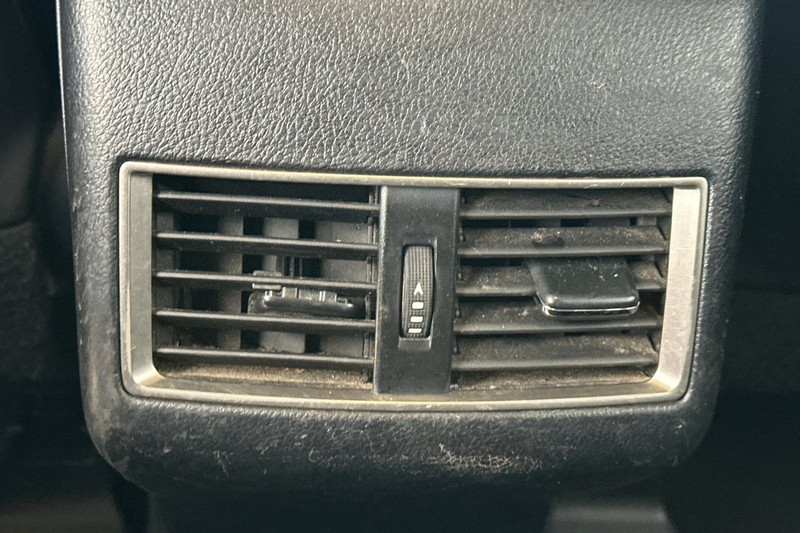 Lexus NX Vehicle Full-screen Gallery Image 44