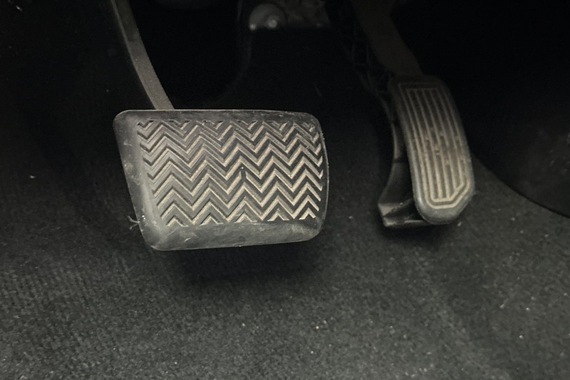 Lexus NX Vehicle Full-screen Gallery Image 45