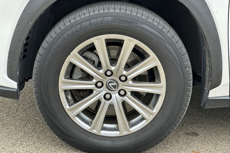 Lexus NX Vehicle Full-screen Gallery Image 46