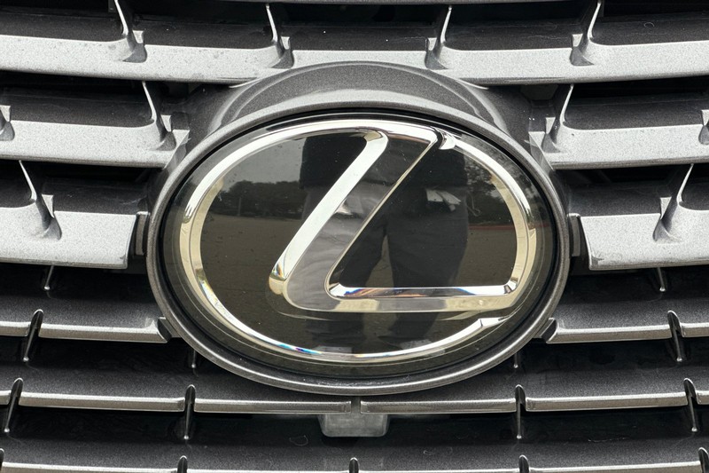 Lexus NX Vehicle Full-screen Gallery Image 48