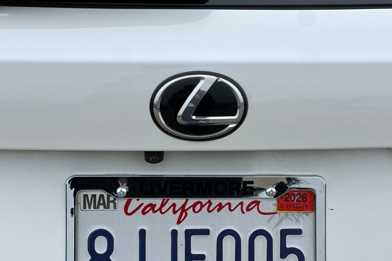 Lexus NX Vehicle Full-screen Gallery Image 50