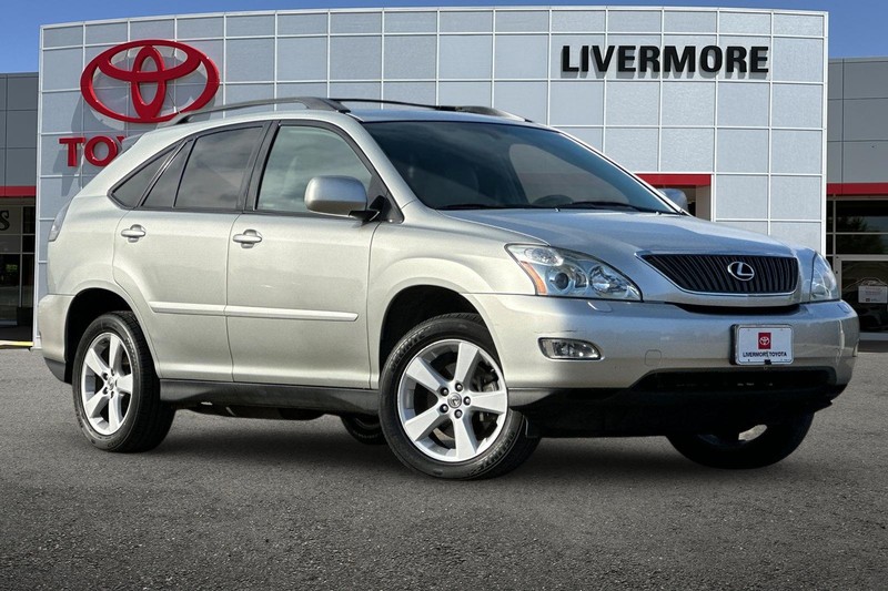 Lexus RX 330 Vehicle Full-screen Gallery Image 02