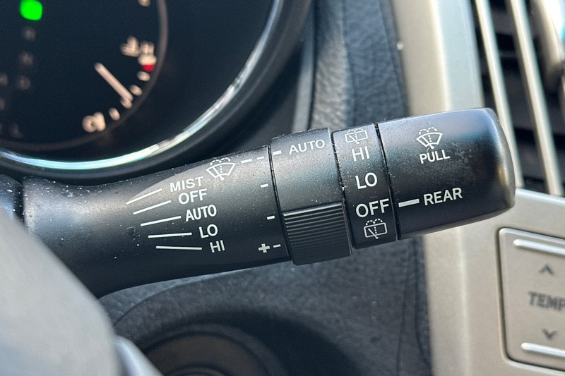 Lexus RX 330 Vehicle Full-screen Gallery Image 37