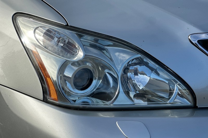 Lexus RX 330 Vehicle Full-screen Gallery Image 44