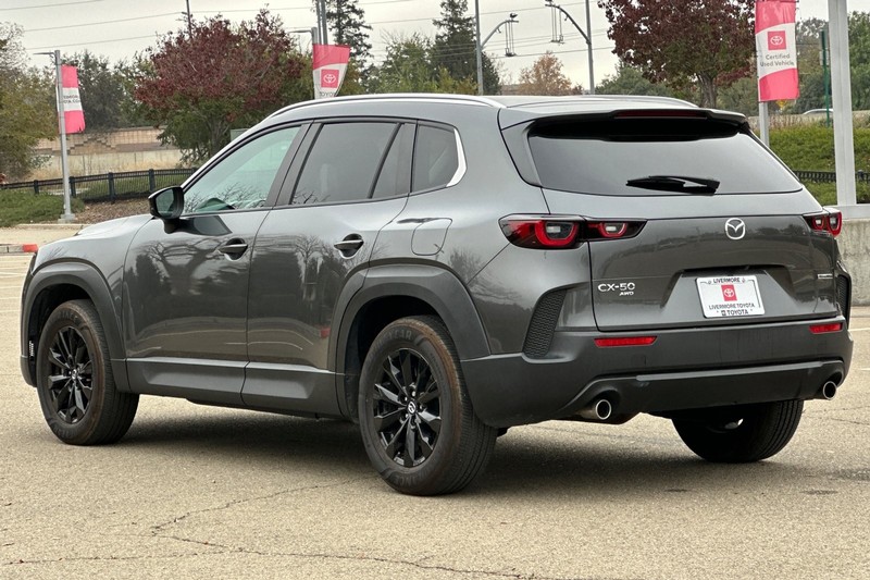 Mazda CX-50 Vehicle Full-screen Gallery Image 06