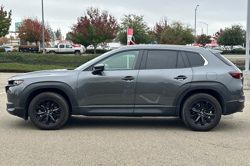 Mazda CX-50 Vehicle Full-screen Gallery Image 07