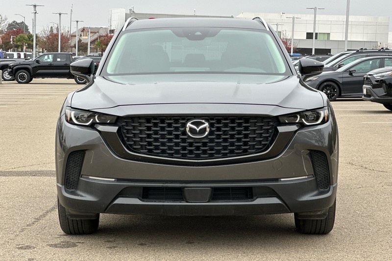 Mazda CX-50 Vehicle Full-screen Gallery Image 09