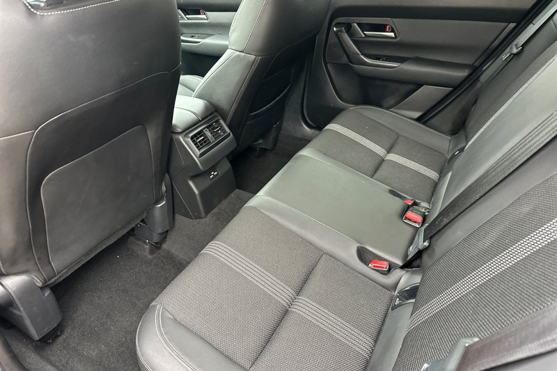 Mazda CX-50 Vehicle Full-screen Gallery Image 14