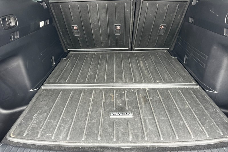 Mazda CX-50 Vehicle Full-screen Gallery Image 17