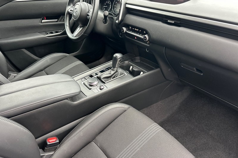 Mazda CX-50 Vehicle Full-screen Gallery Image 19