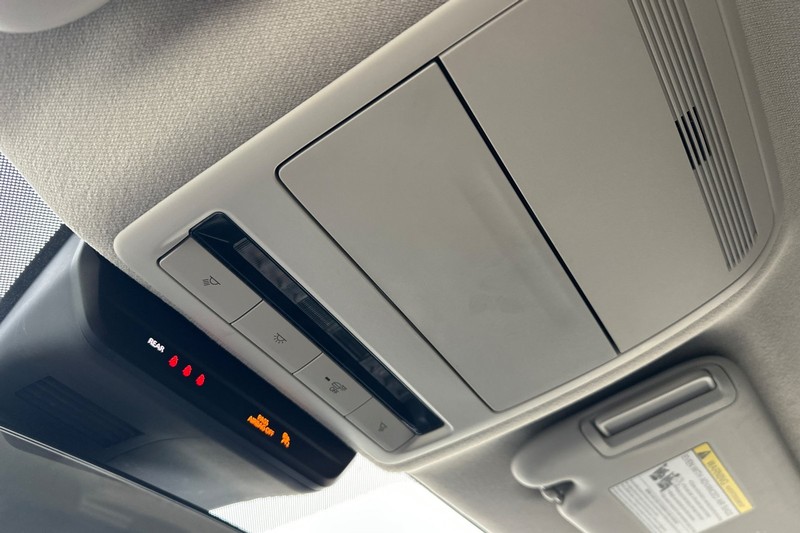 Mazda CX-50 Vehicle Full-screen Gallery Image 24