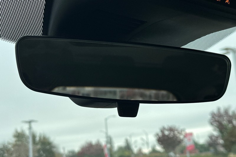 Mazda CX-50 Vehicle Full-screen Gallery Image 25