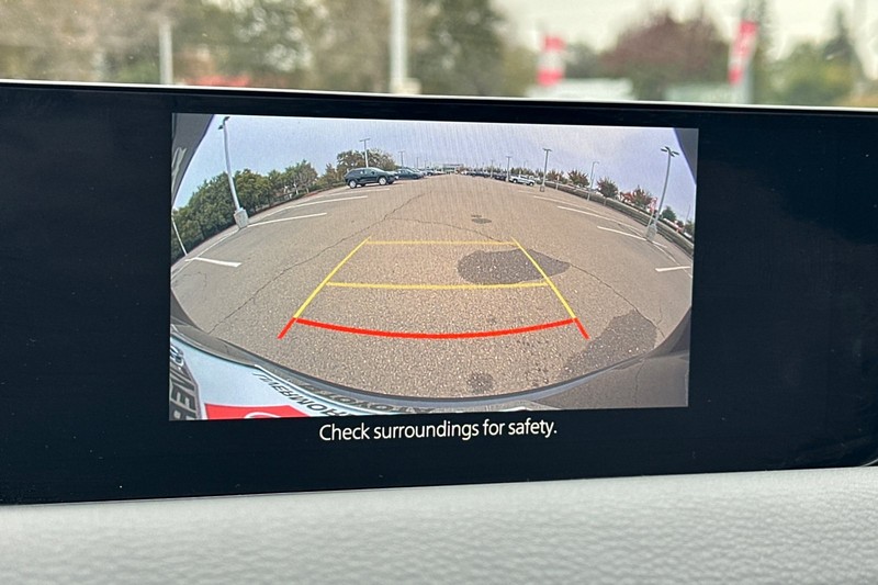 Mazda CX-50 Vehicle Full-screen Gallery Image 27