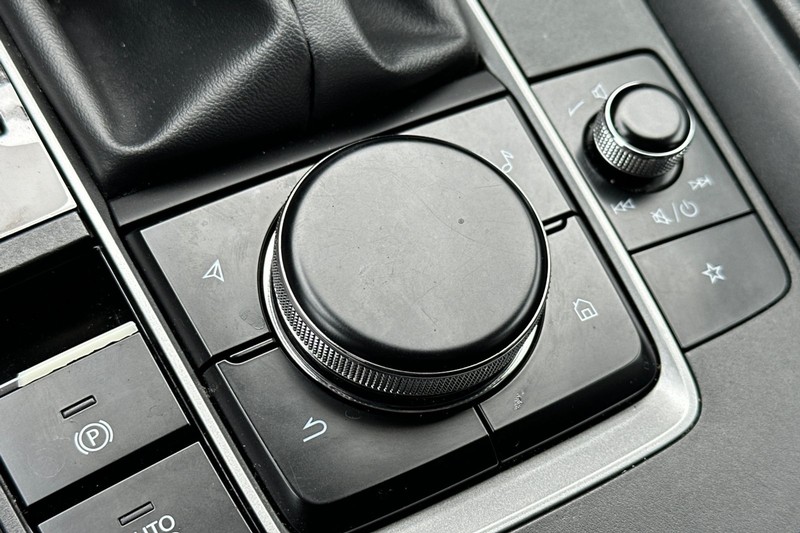 Mazda CX-50 Vehicle Full-screen Gallery Image 32